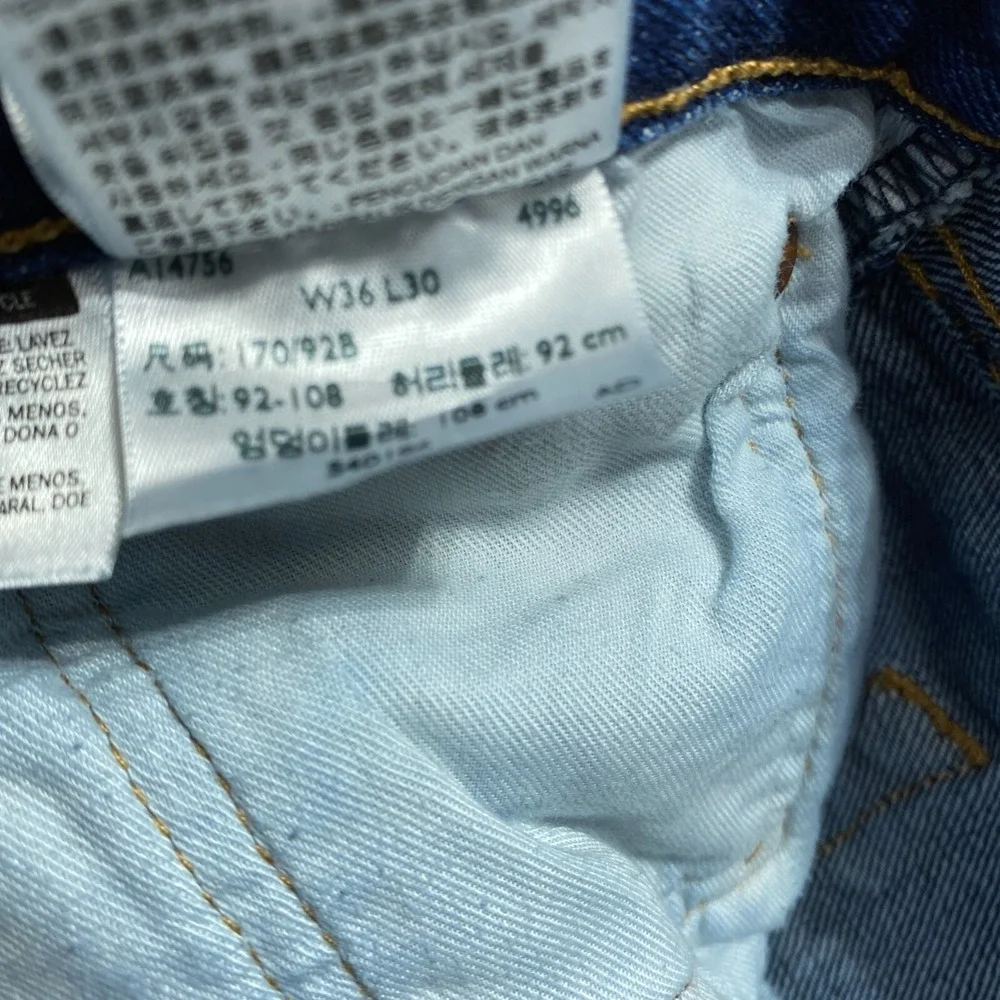 Levis Jeans Men 36x30 Blue 501 Button Fly Classic Straight Leg Medium Wash